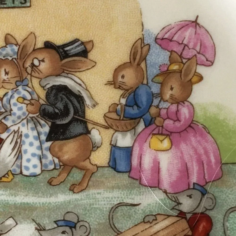BUNNYKINS Royal Doulton Playful Ticket Booth Scenes England Peter Rabbit Plate